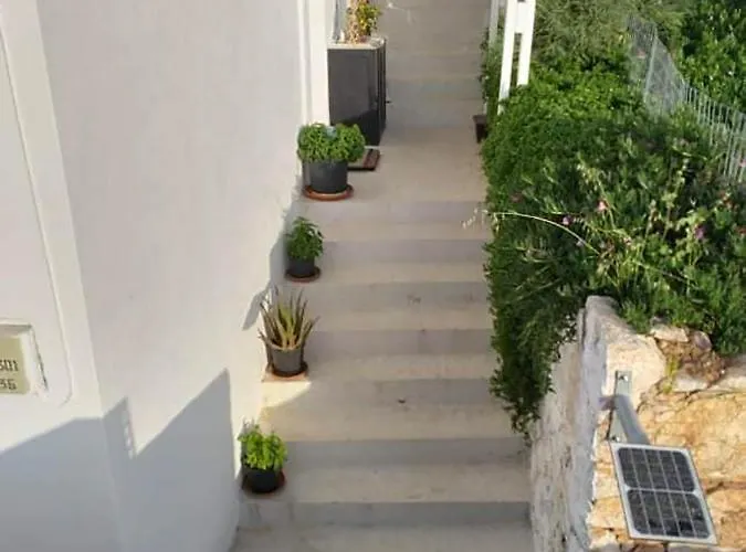 Daire Ornella's & Laura's Secret Place Livadia (Tilos)