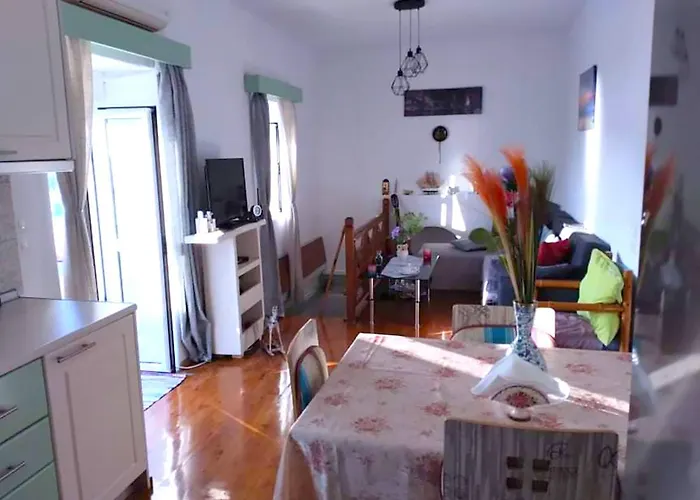 Daire Ornella's & Laura's Secret Place Livadia (Tilos)